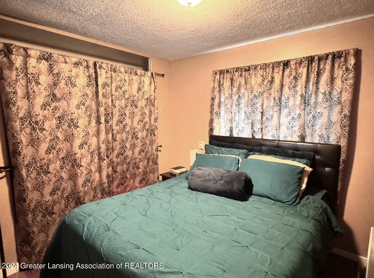 3211 Risdale Avenue Lansing, MI 48911 - Photo 13 of 17 IMG_2020