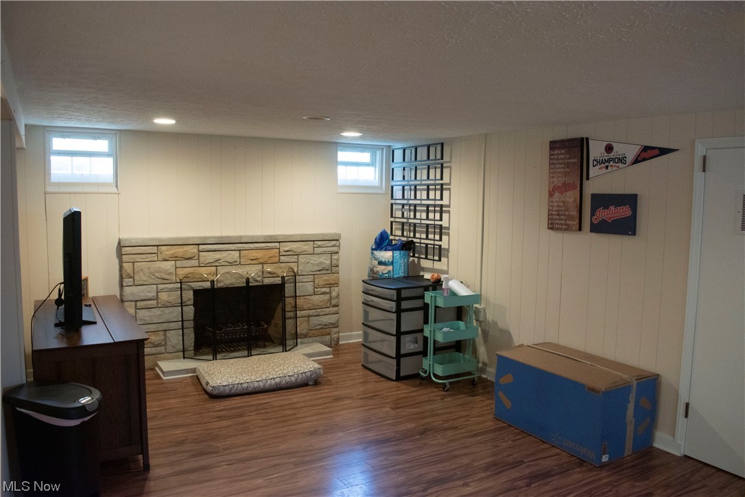 3015 Hearthstone Road Cleveland, OH 44134 - Photo 6 of 27