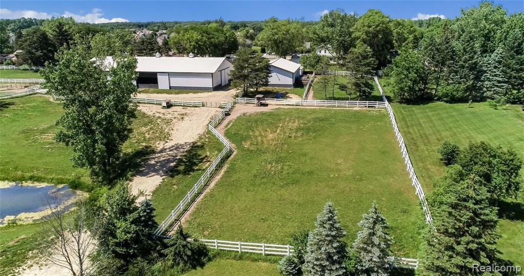 2356 East Cook Road Grand Blanc, MI 48439 - Photo 63 of 76