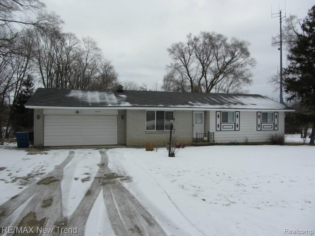 1010 Porter Road White Lake, MI 48383 - Photo 8 of 22 Primary.jpg