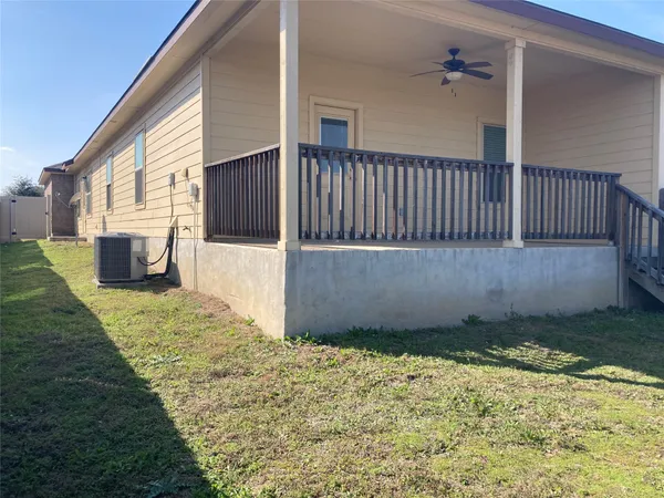 $1,700 | 234 Joanne Loop, Unit B, Buda, TX 78610