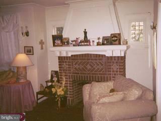 6243 Carpenter Street Philadelphia, PA 19143 - Photo 2 of 6