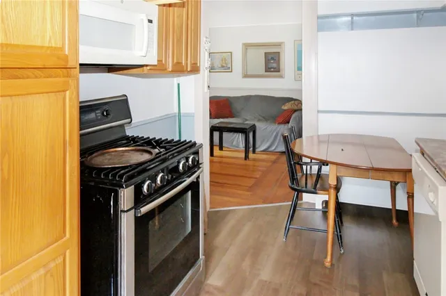 $2,700 | 5 Davis Court, Newport, RI 02840