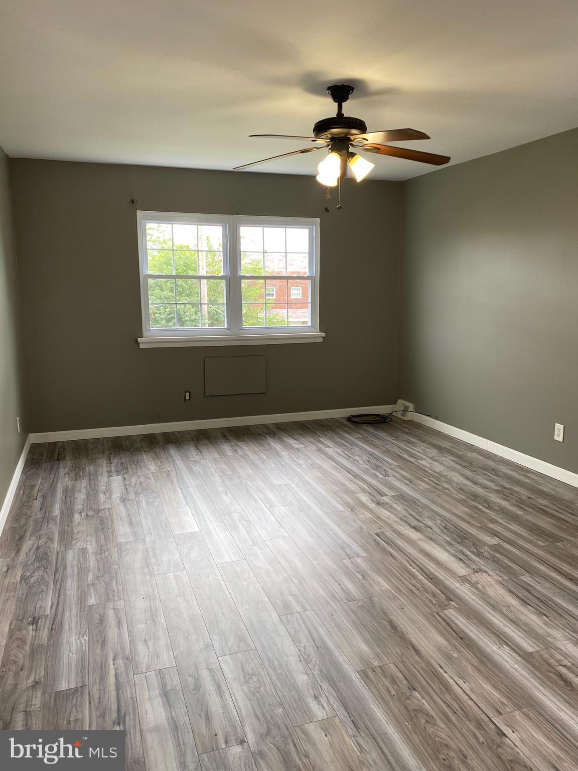 9431 Kirkwood Road Philadelphia, PA 19114 - Photo 1 of 29 2nd Floor Living room