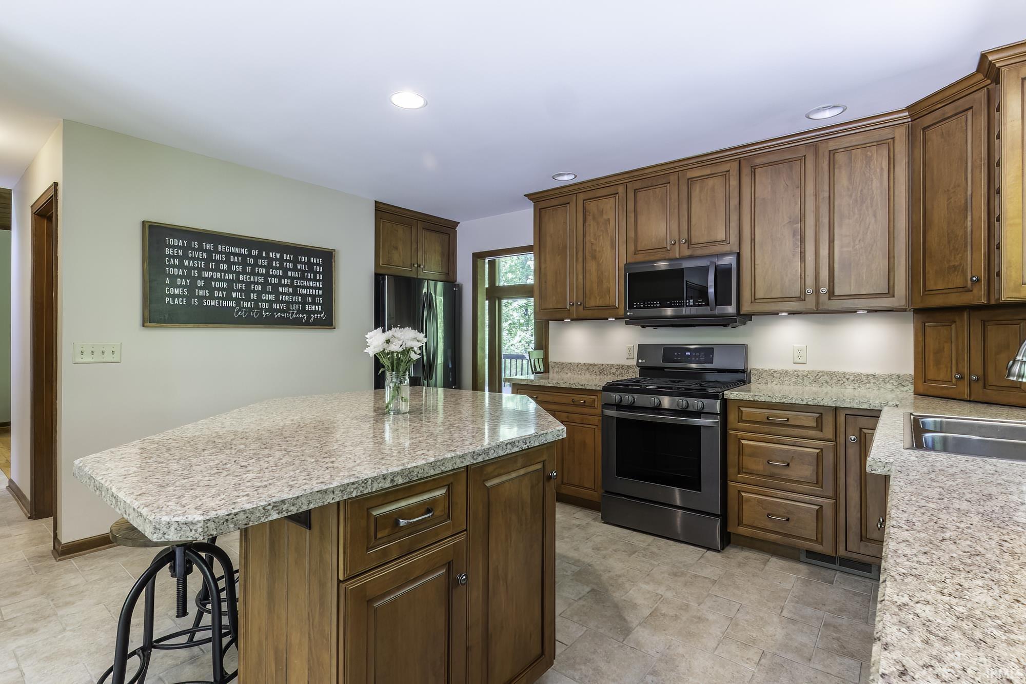 2125 Gump Road East Fort Wayne, IN 46845 - Photo 6 of 36