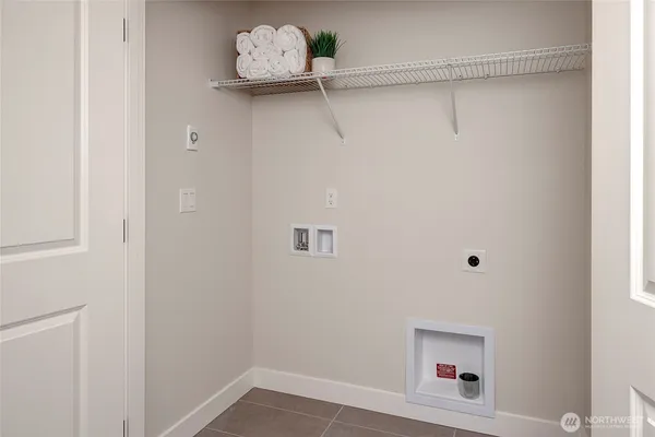a view of a room with shelf