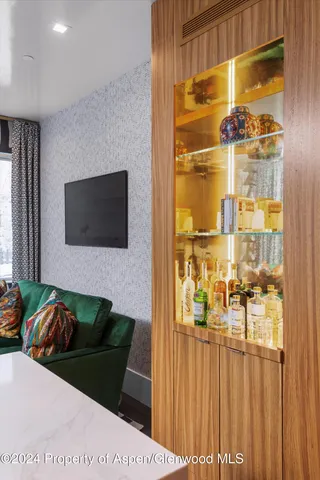 a view of livingroom with furniture