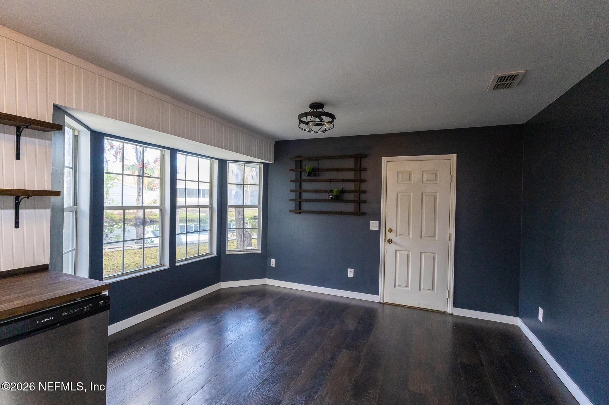 321 Paradise Circle Satsuma, FL 32189 - Photo 14 of 70 a view of an empty room with a window