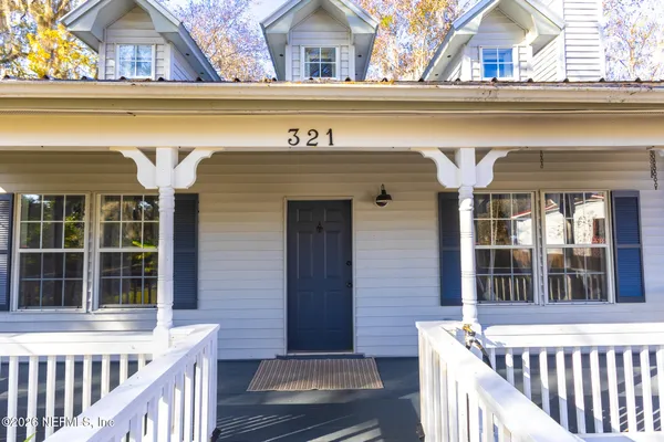 $399,900 | 321 Paradise Circle, Satsuma, FL 32189