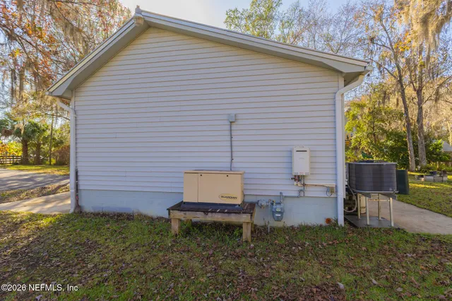 $419,900 | 321 Paradise Circle, Satsuma, FL 32189