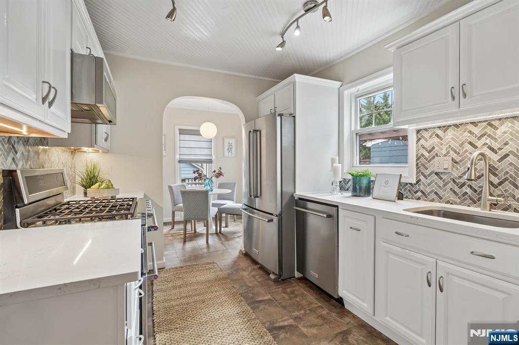 3 Hyde Road Bloomfield, NJ 07003 - Photo 14 of 37