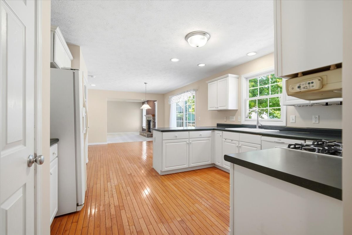 3180 Red Jasper Street Normal, IL 61761 - Photo 8 of 32