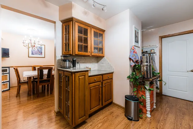 $350,000 | 337 Kresswood Drive, West Chicago, IL 60185