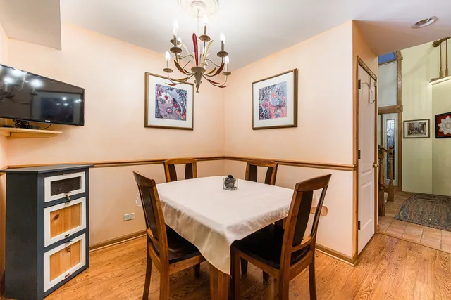 $350,000 | 337 Kresswood Drive, West Chicago, IL 60185