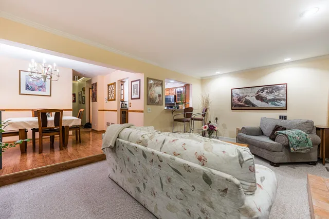 $350,000 | 337 Kresswood Drive, West Chicago, IL 60185