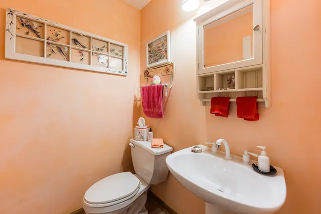 $350,000 | 337 Kresswood Drive, West Chicago, IL 60185