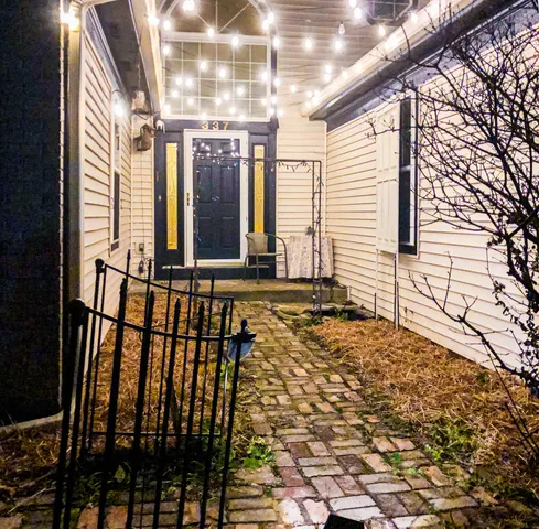 $350,000 | 337 Kresswood Drive, West Chicago, IL 60185