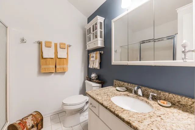 $350,000 | 337 Kresswood Drive, West Chicago, IL 60185