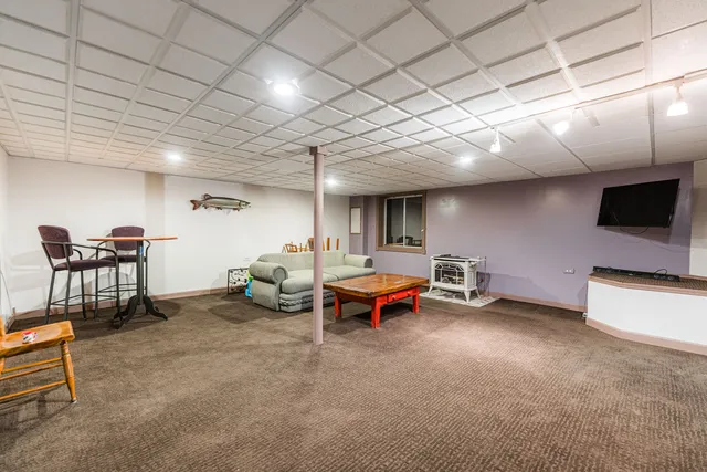 $350,000 | 337 Kresswood Drive, West Chicago, IL 60185