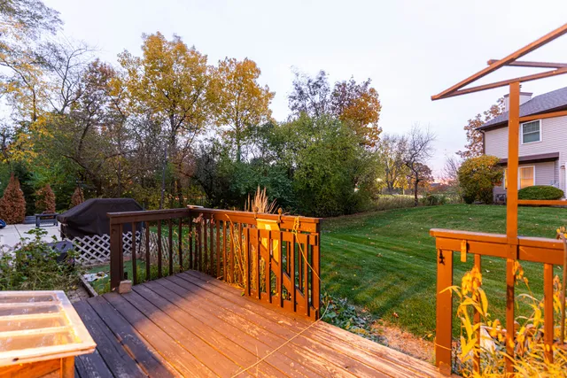 $350,000 | 337 Kresswood Drive, West Chicago, IL 60185