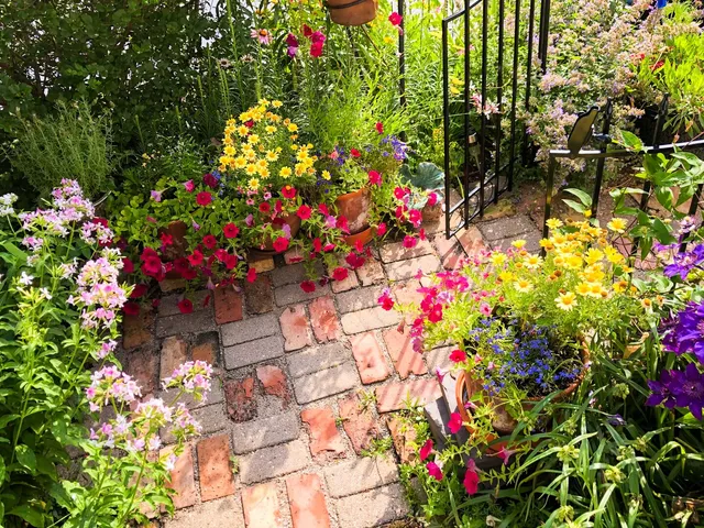 $350,000 | 337 Kresswood Drive, West Chicago, IL 60185