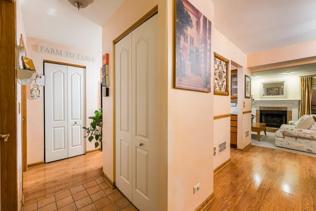 $344,900 | 337 Kresswood Drive, West Chicago, IL 60185