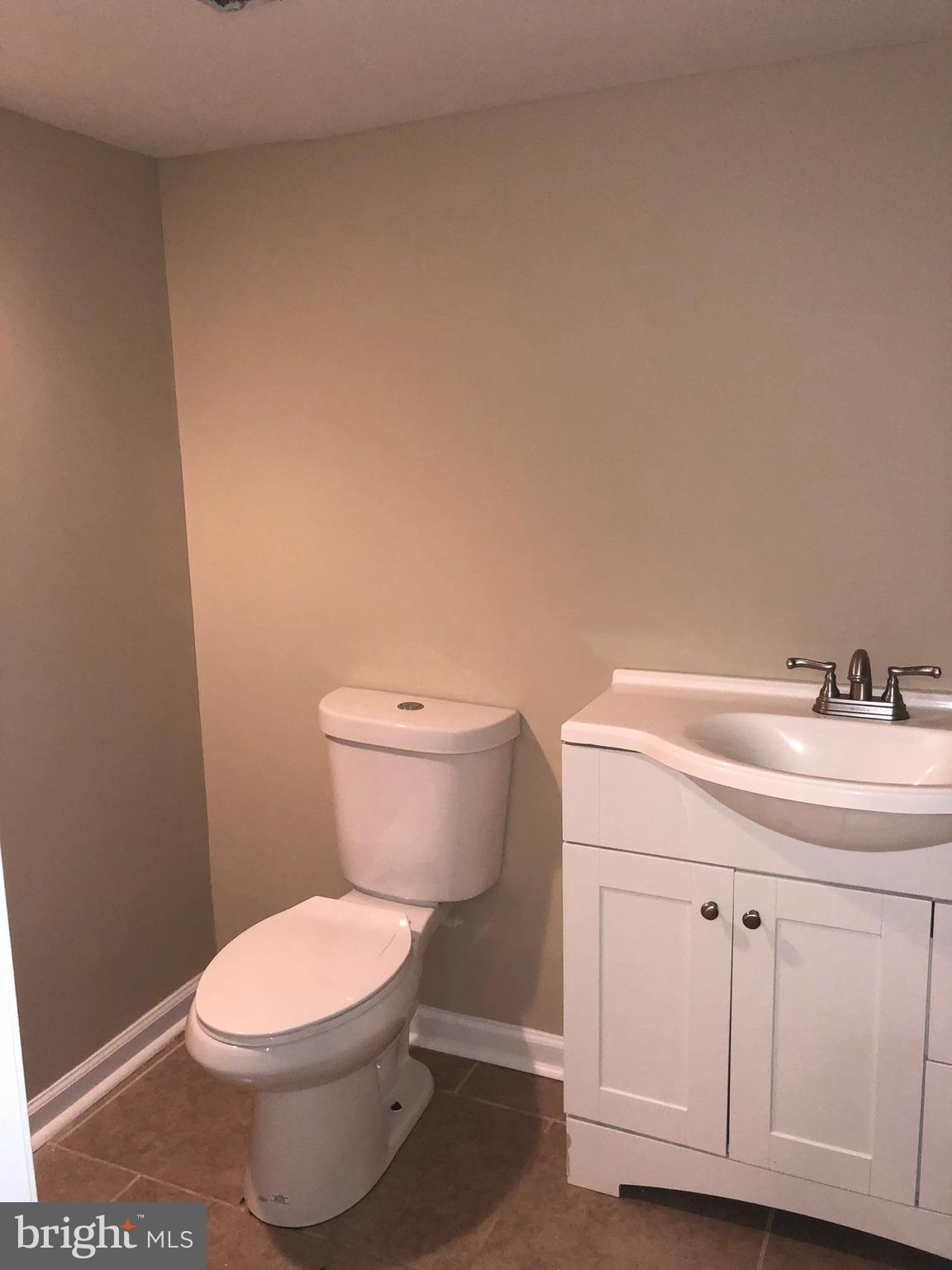 1403 Devils Reach Road Woodbridge, VA 22192 - Photo 22 of 29 Bath