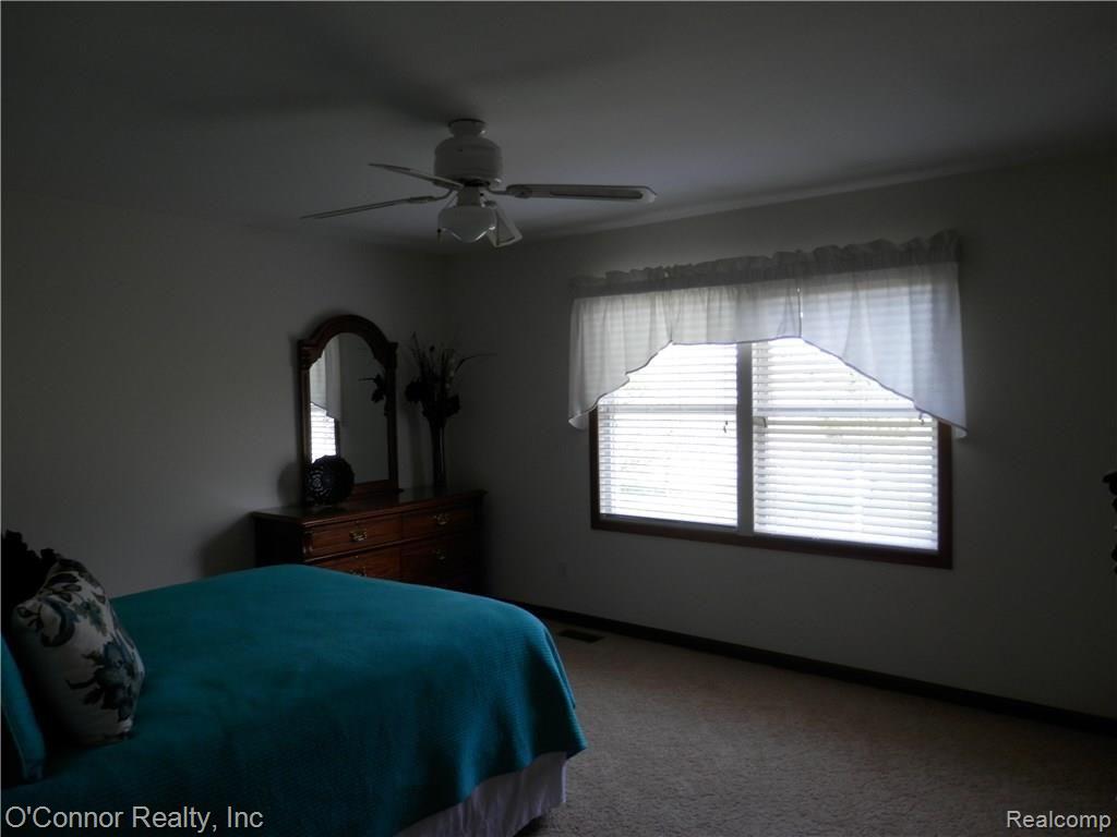 6430 Hyslop Road St. Clair, MI 48079 - Photo 7 of 14 P5100031.JPG