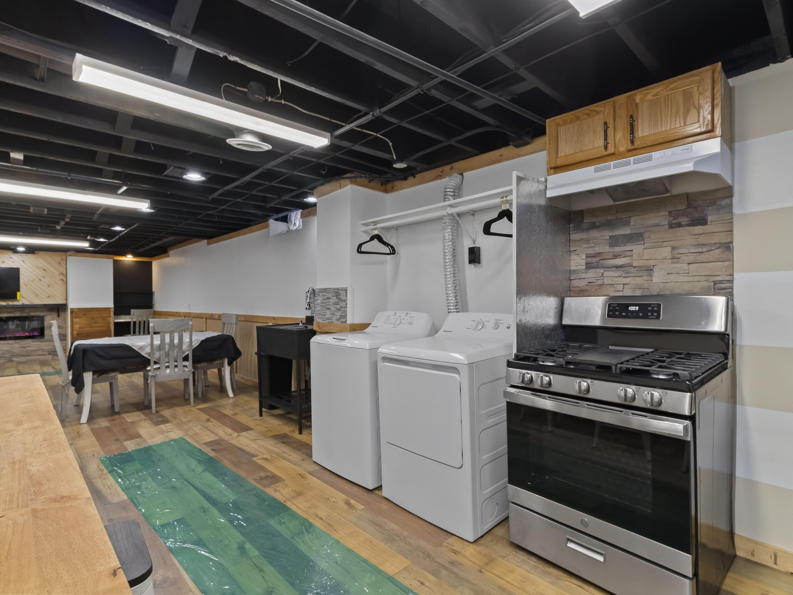 4357 North 83rd Street Milwaukee, WI 53222 - Photo 9 of 32 IMG_3633