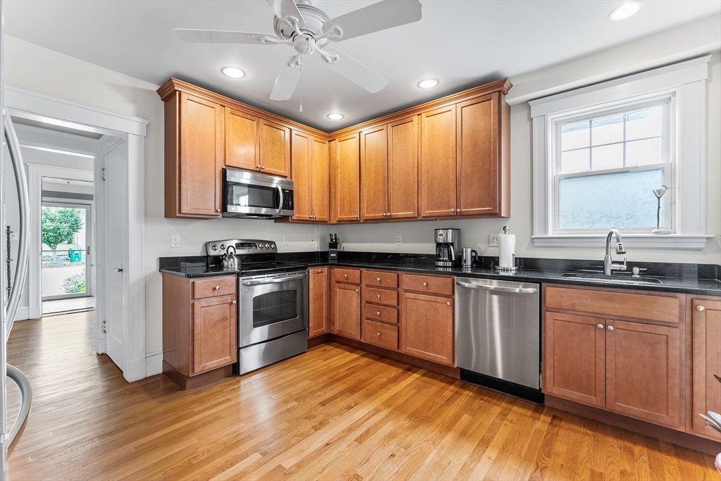 154 Cherry Street Newton, MA 02465 - Photo 10 of 36
