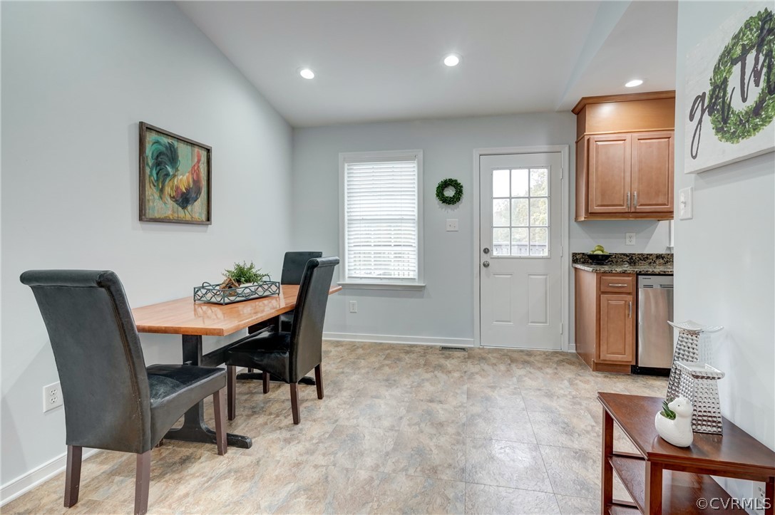 11627 Coalboro Road Chesterfield, VA 23838 - Photo 9 of 28 Eat In Area