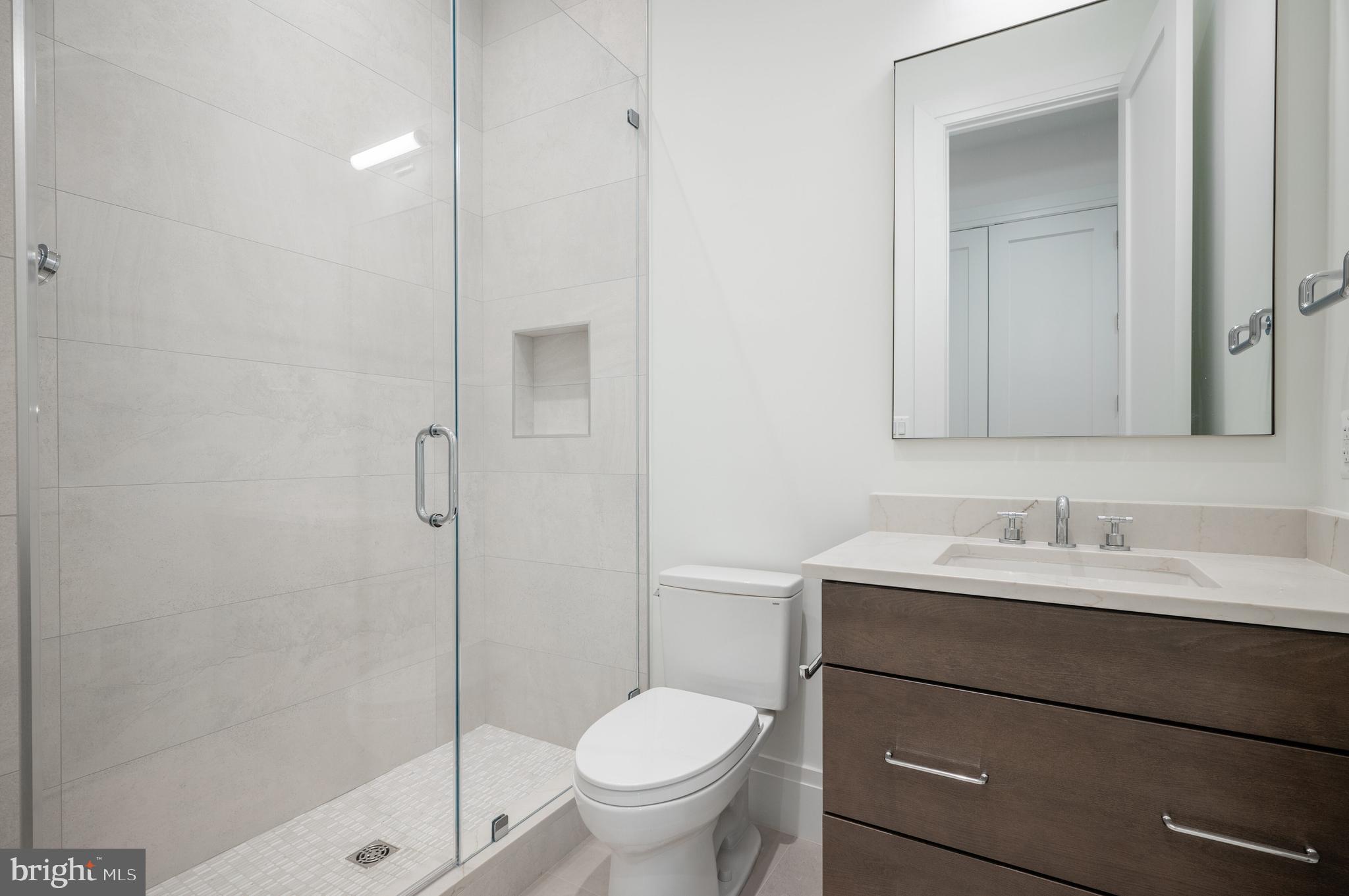 6804 Hampshire Road McLean, VA 22101 - Photo 21 of 61 Main Level Full Bath