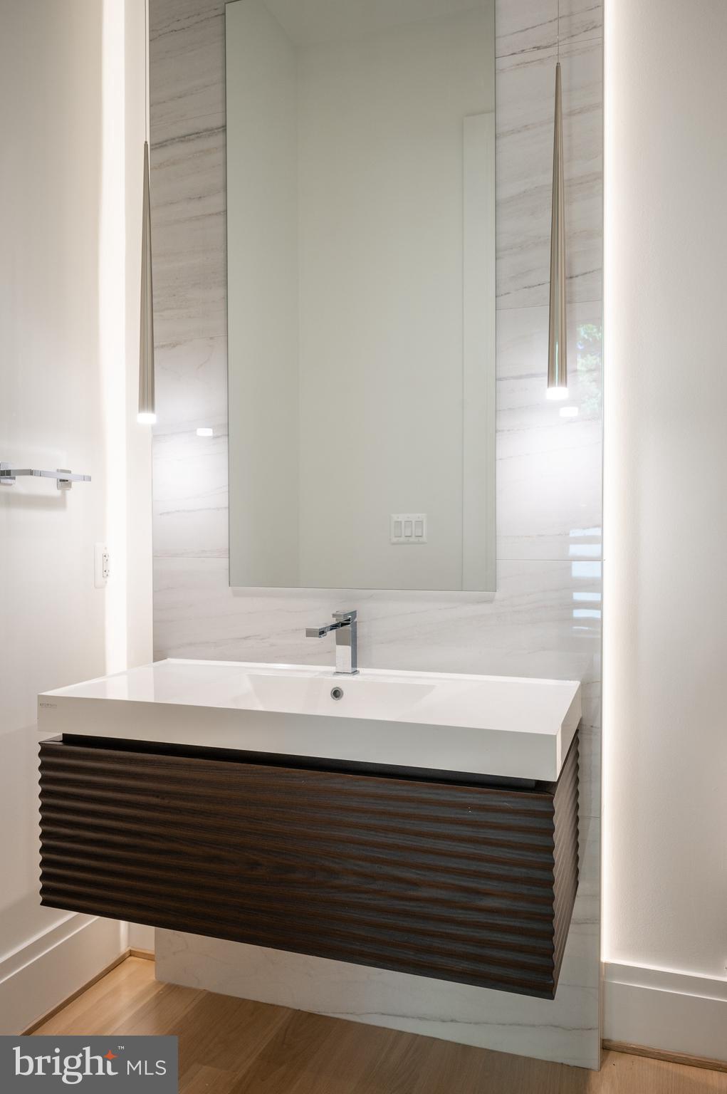 6804 Hampshire Road McLean, VA 22101 - Photo 8 of 61 Formal Powder