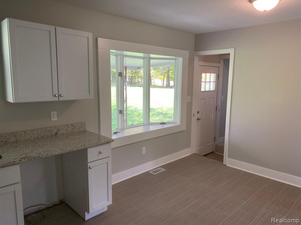 7760 Stow Road Fowlerville, MI 48836 - Photo 6 of 21