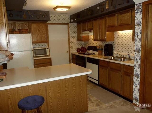902 Deer Ridge Crossing Auburn, IN 46706 - Photo 2 of 11 Gallery Image 2