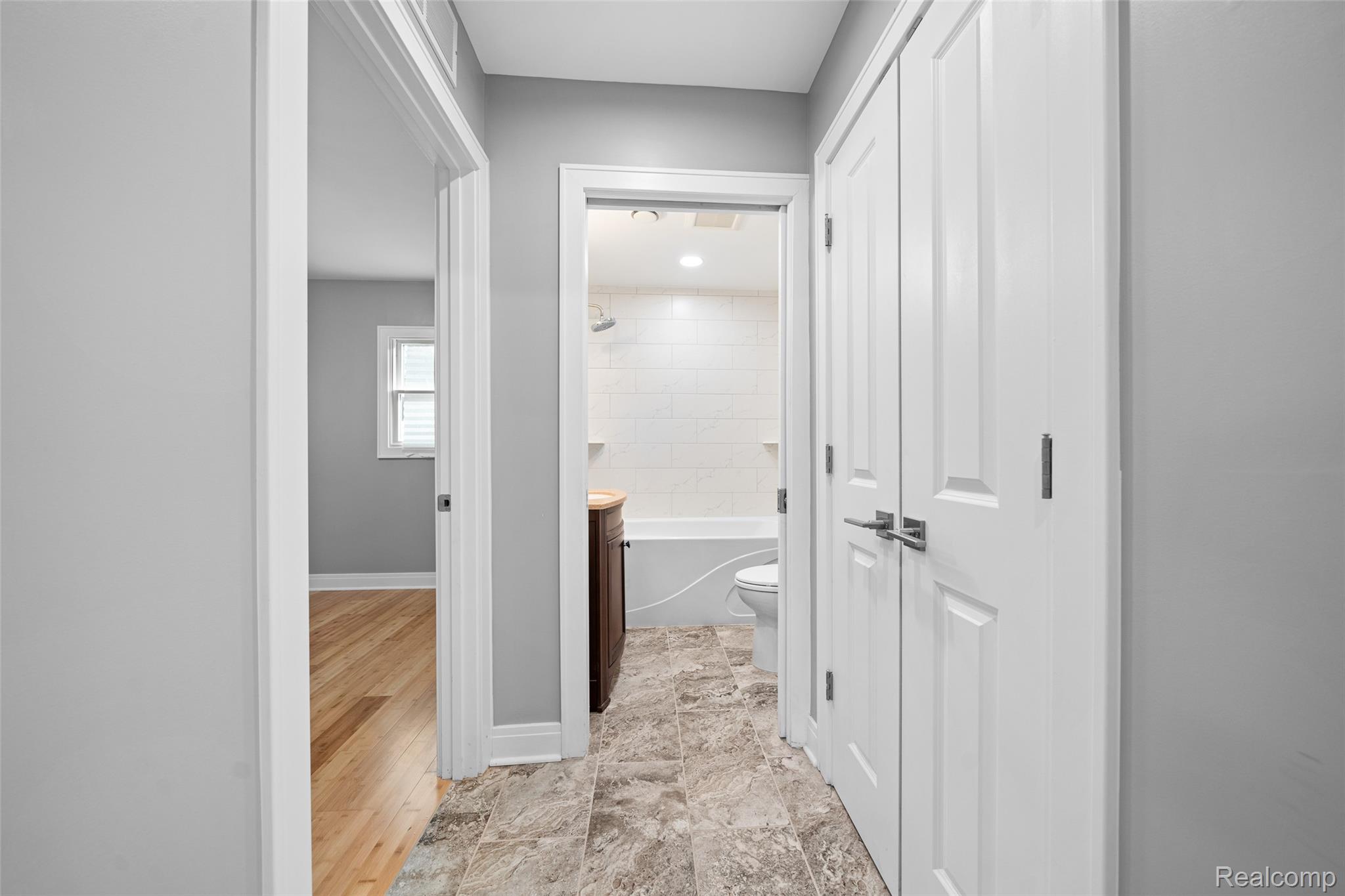 7175 Richardson Road West Bloomfield, MI 48323 - Photo 25 of 33 25.jpg