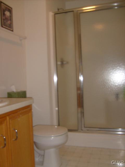15 Ridge Road Bangor, PA 18013 - Photo 9 of 16 Master bath