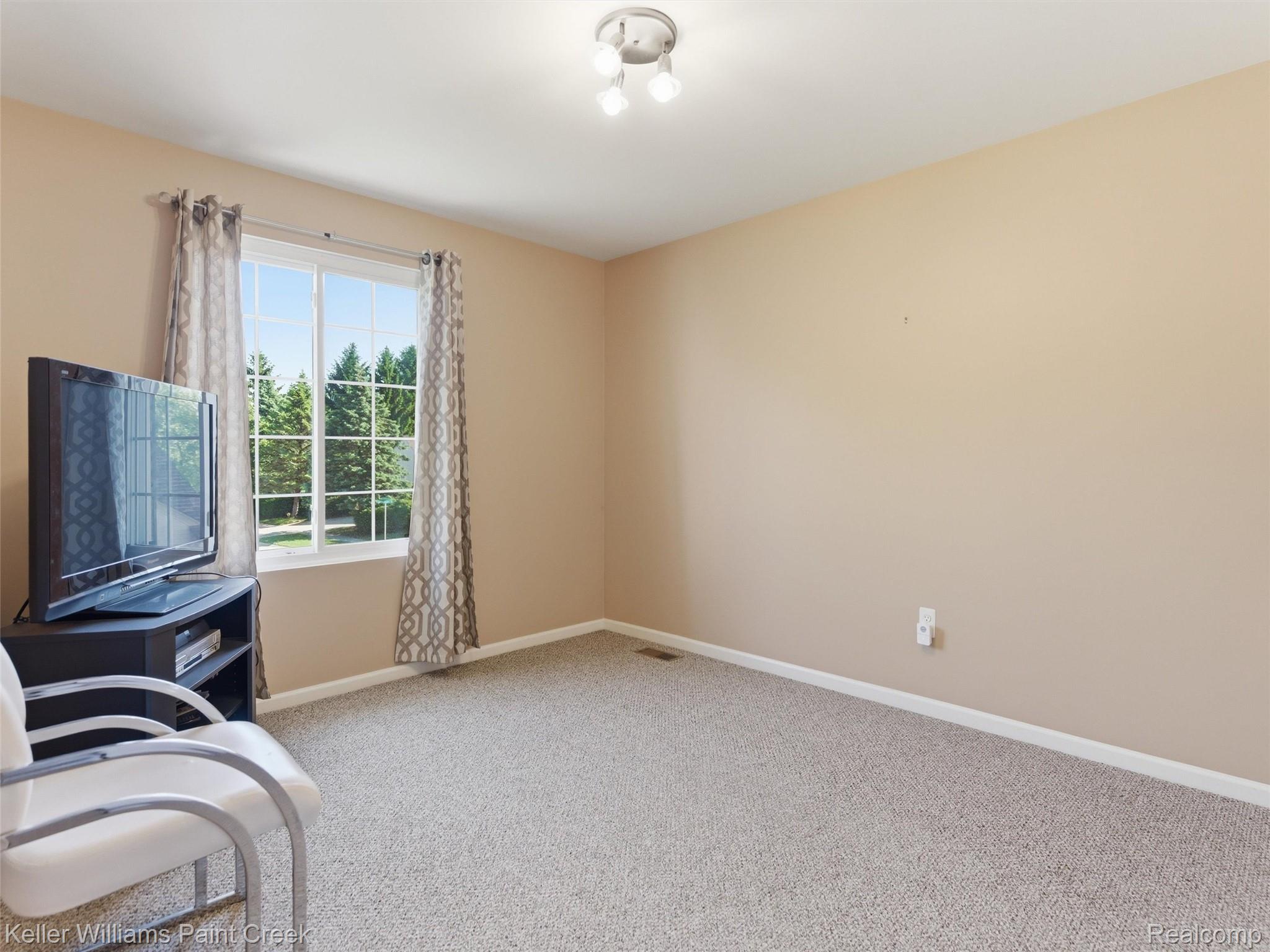 2842 Manorwood Road Troy, MI 48085 - Photo 54 of 72 54-DSC01327.jpg