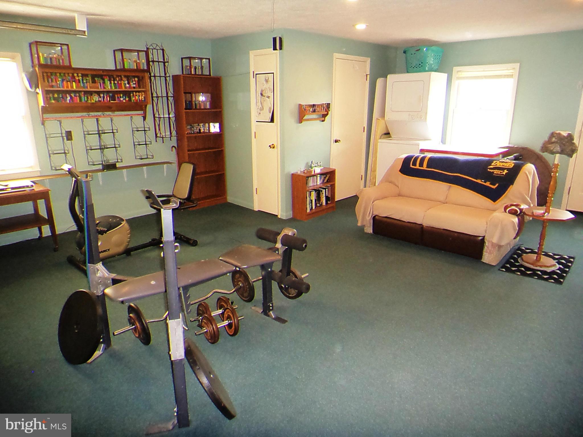 4626 Church Road Chambersburg, PA 17202 - Photo 11 of 30 Family Room
