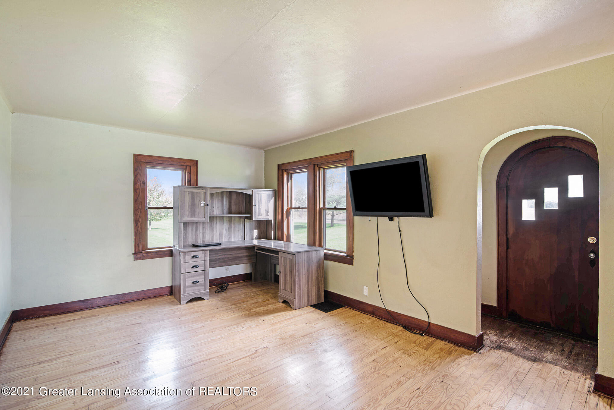 8828 South Lowell Road Dewitt, MI 48820 - Photo 21 of 51 Living Room