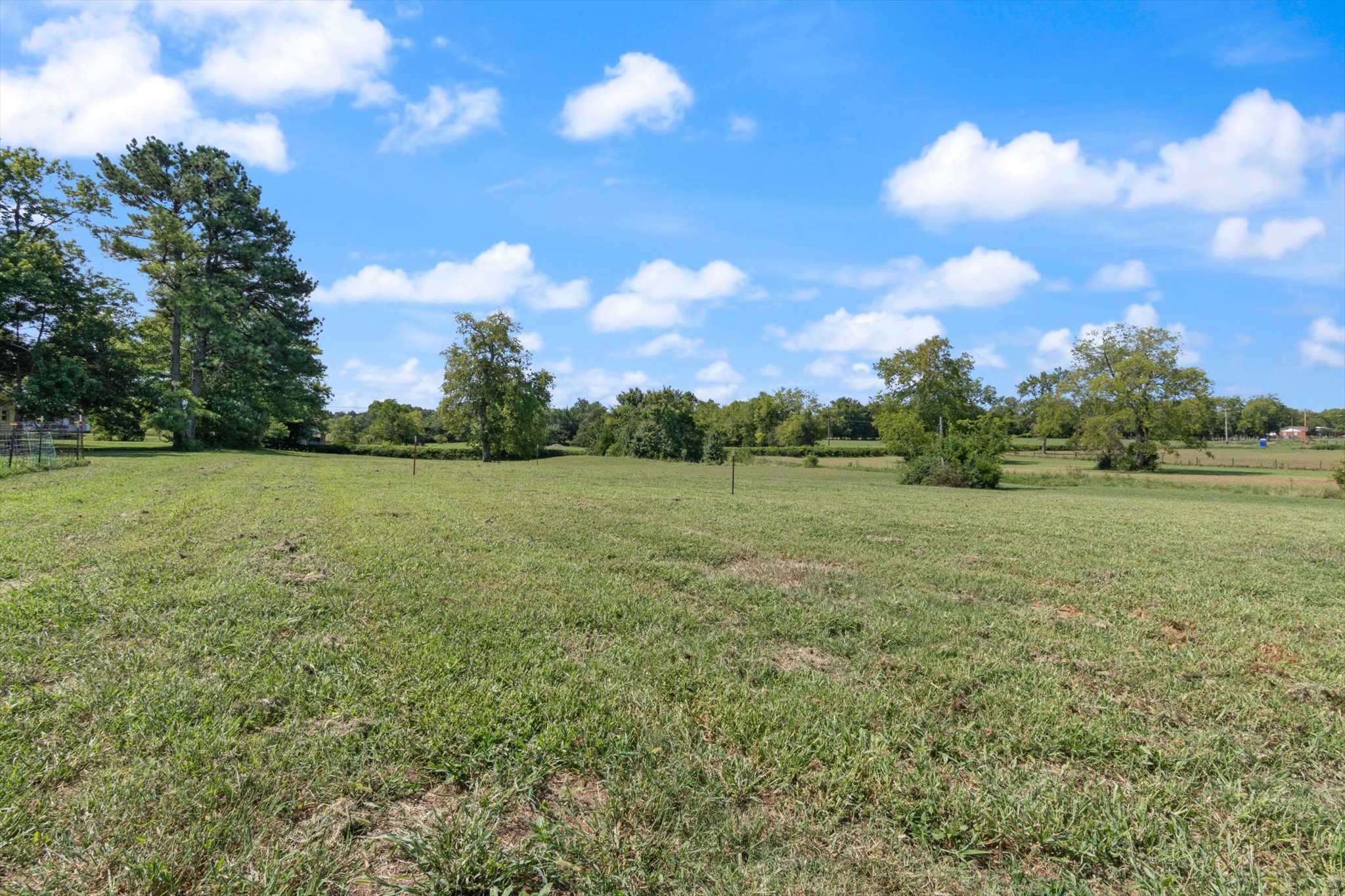 0 Midland Fosterville Road Bell Buckle, TN 37020 - Photo 4 of 7 a view of a field with an ocean