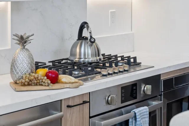 $1,399,000 | 1433 Floribunda Avenue, Unit 1, Burlingame, CA 94010