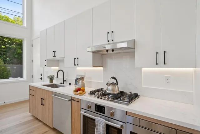 $1,399,000 | 1433 Floribunda Avenue, Unit 1, Burlingame, CA 94010