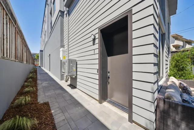 $1,399,000 | 1433 Floribunda Avenue, Unit 1, Burlingame, CA 94010