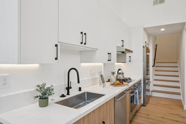 $1,399,000 | 1433 Floribunda Avenue, Unit 1, Burlingame, CA 94010