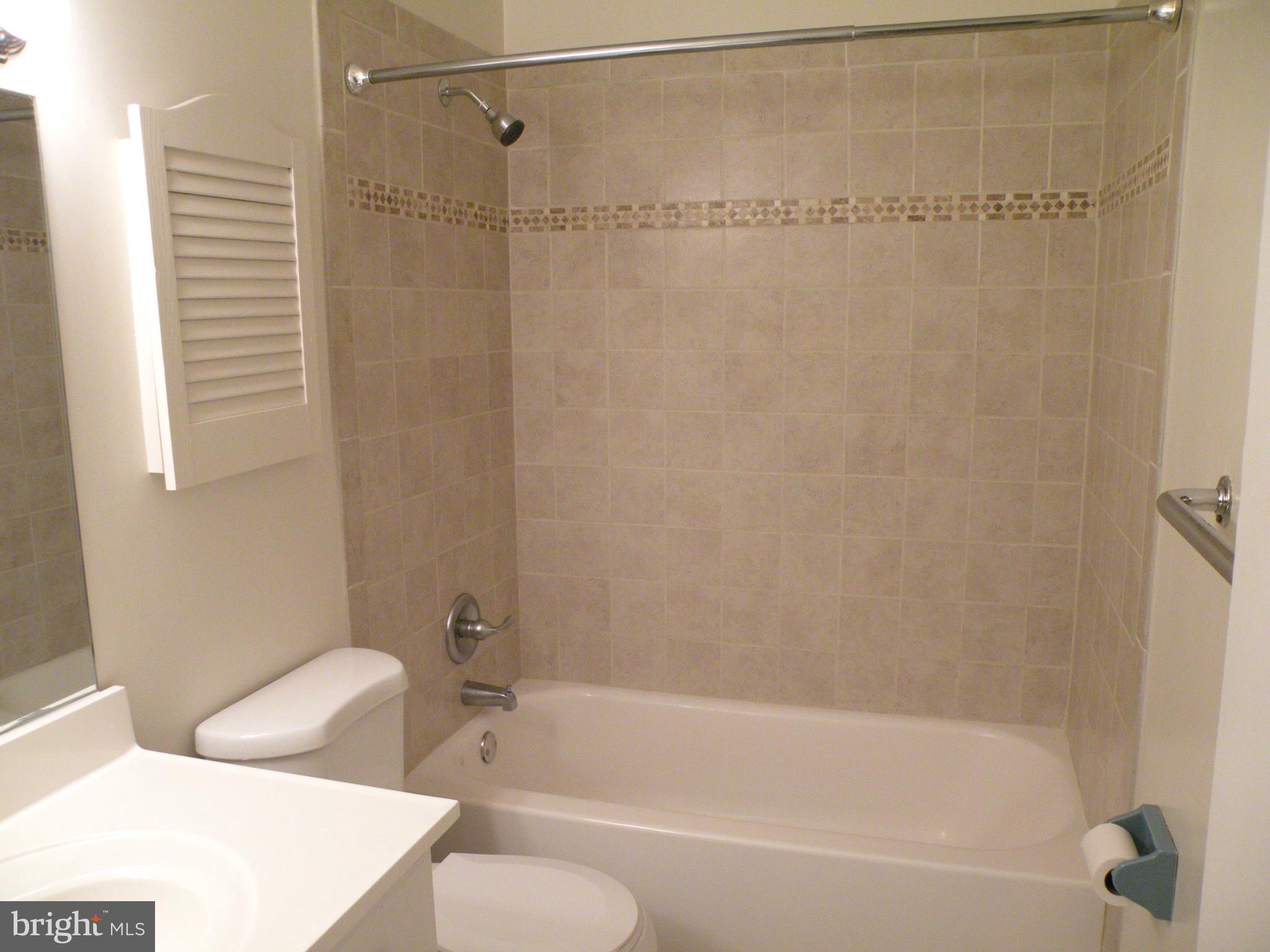 418 Colonial Ridge Lane, Unit 10 Arnold, MD 21012 - Photo 16 of 27 Bath (Master)