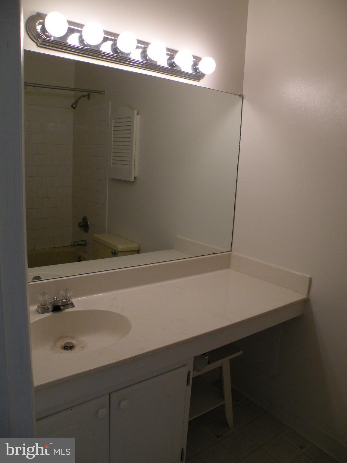 418 Colonial Ridge Lane, Unit 10 Arnold, MD 21012 - Photo 21 of 27 Bath