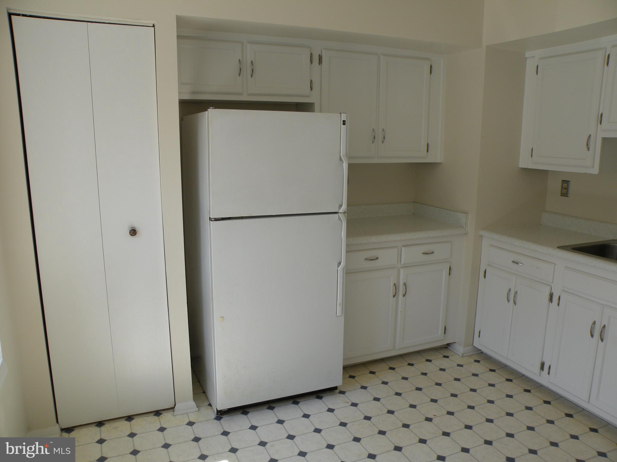 418 Colonial Ridge Lane, Unit 10 Arnold, MD 21012 - Photo 9 of 27 Kitchen