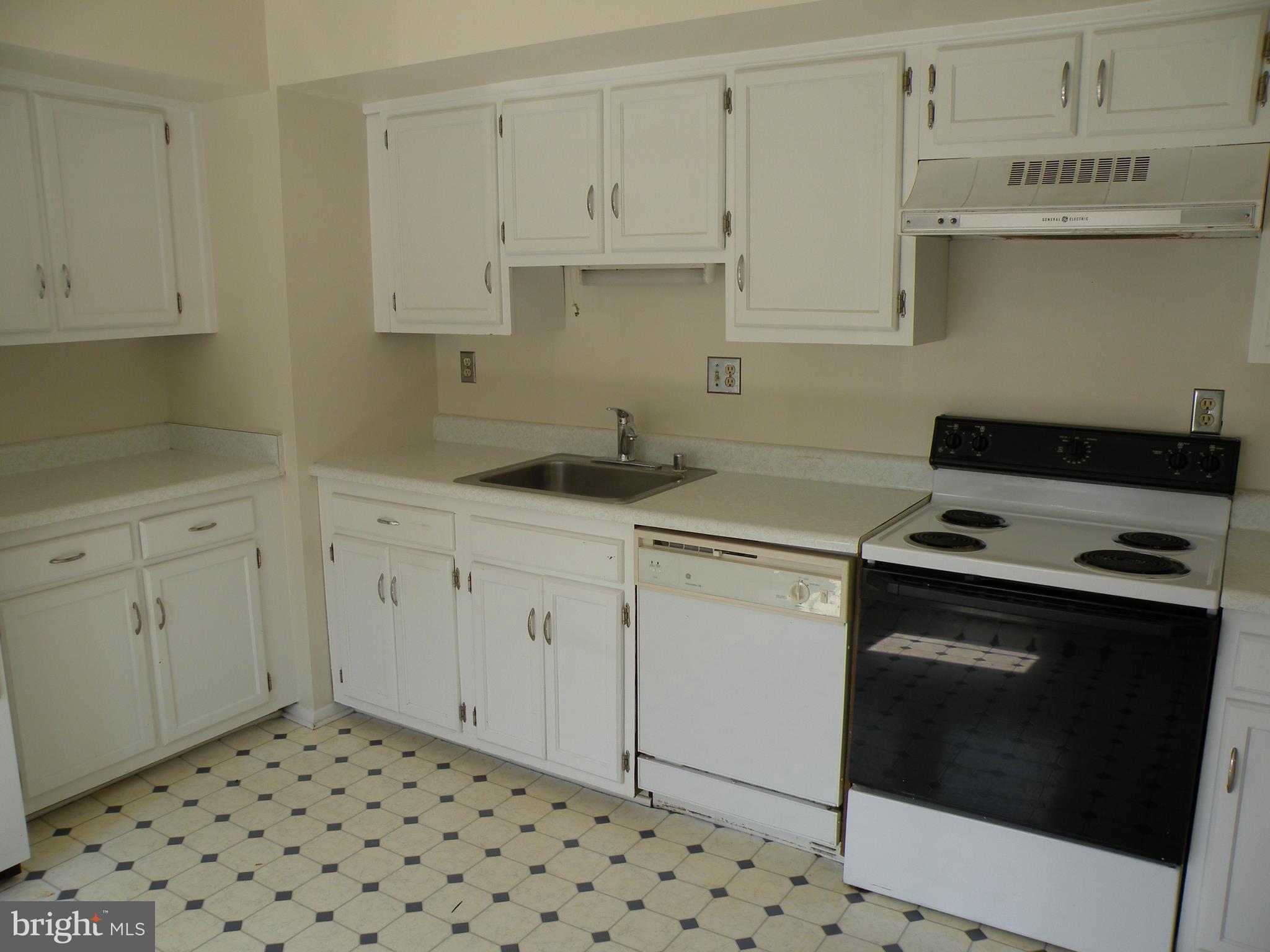 418 Colonial Ridge Lane, Unit 10 Arnold, MD 21012 - Photo 10 of 27 Kitchen