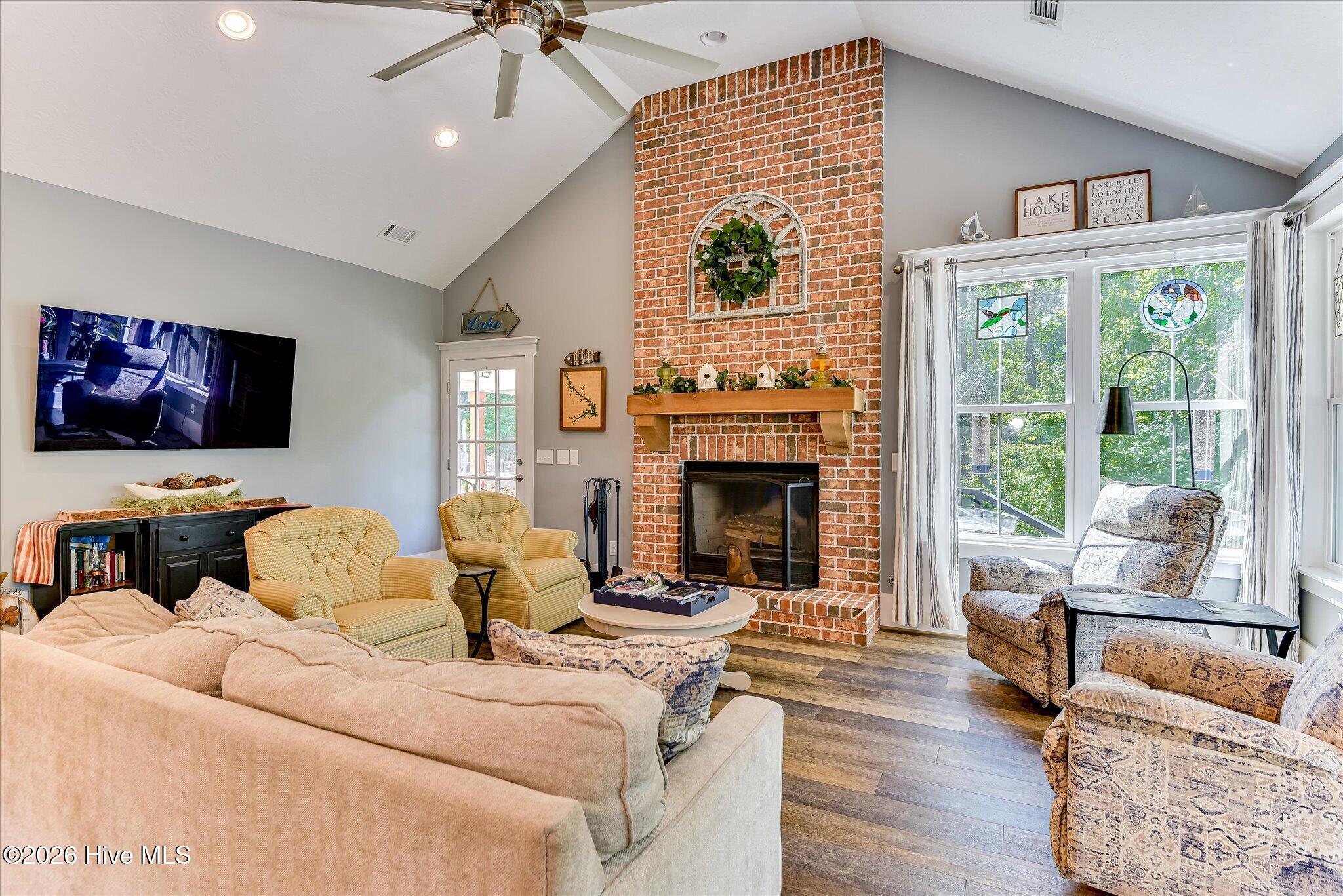 138 State Rd S-33-650 Modoc, SC 29838 - Photo 16 of 91 Living Room